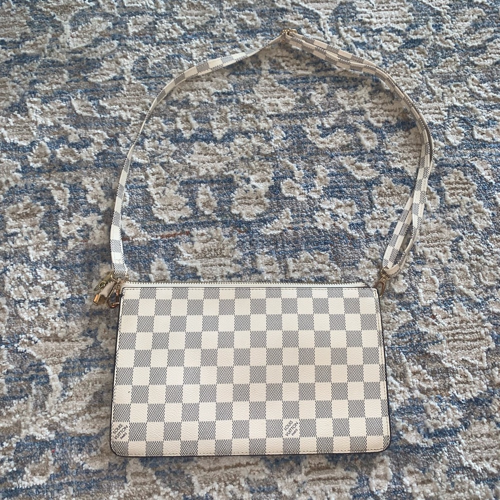 White purse